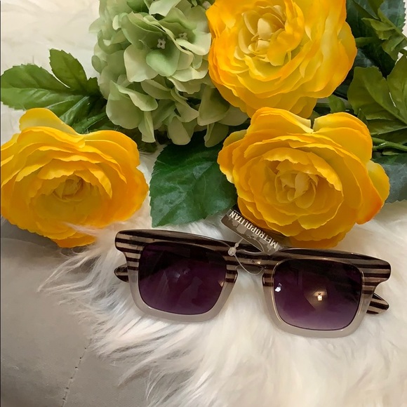 Accessories - Metropolitan Urban Eyewear Brown Stripe Sunglasses